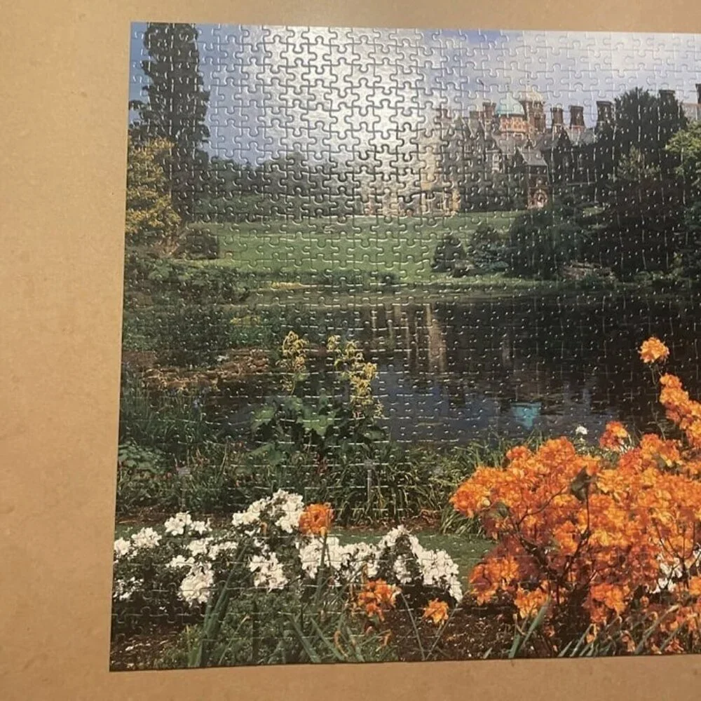 2001 Milton Bradley Big Ben 1000 Piece Puzzle Sandringham House, Norfolk England